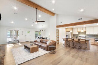 550 N College St in Auburn, AL - Building Photo - Building Photo