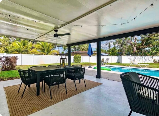 2648 NW 9th Ln in Wilton Manors, FL - Building Photo - Building Photo