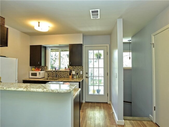 1513 Travis Heights Blvd in Austin, TX - Building Photo - Building Photo