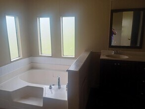 5427 Arrowhead Dr in Granbury, TX - Building Photo - Building Photo