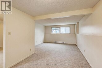 386 Essa Rd in Barrie, ON - Building Photo - Building Photo