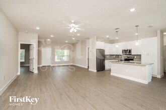 541 Fellenz St in Palm Bay, FL - Building Photo - Building Photo