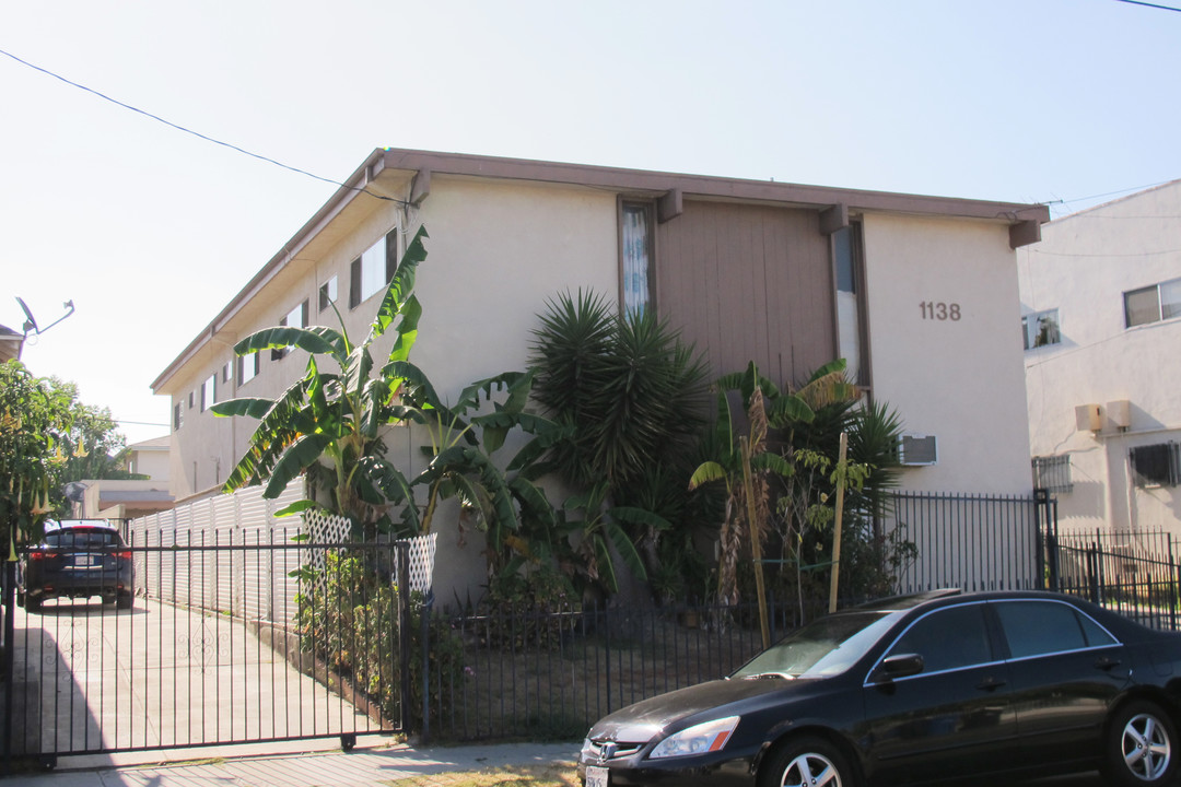 1138 Fedora St in Los Angeles, CA - Foto de edificio