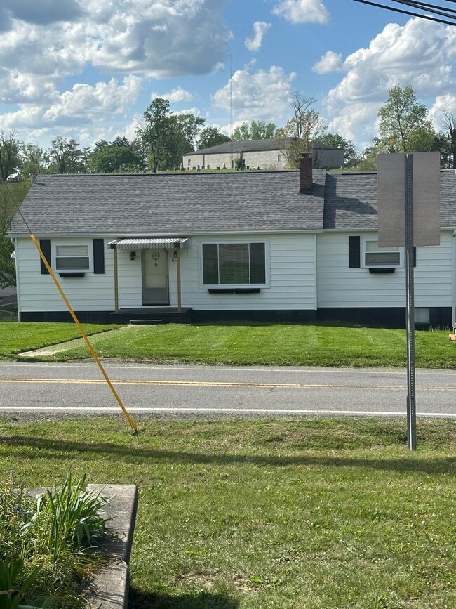 204 Crescent Rd in Beckley, WV - Building Photo - Building Photo