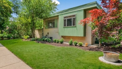 2337 W Chase Ave in Chicago, IL - Building Photo - Building Photo