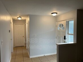 120 N Cortez Ave in Winter Springs, FL - Foto de edificio - Building Photo