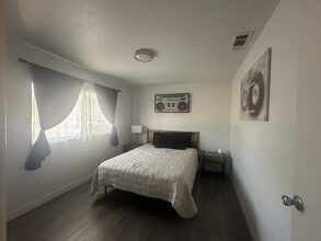 1503 El Monte Ave, Unit 1 in Sacramento, CA - Building Photo - Building Photo