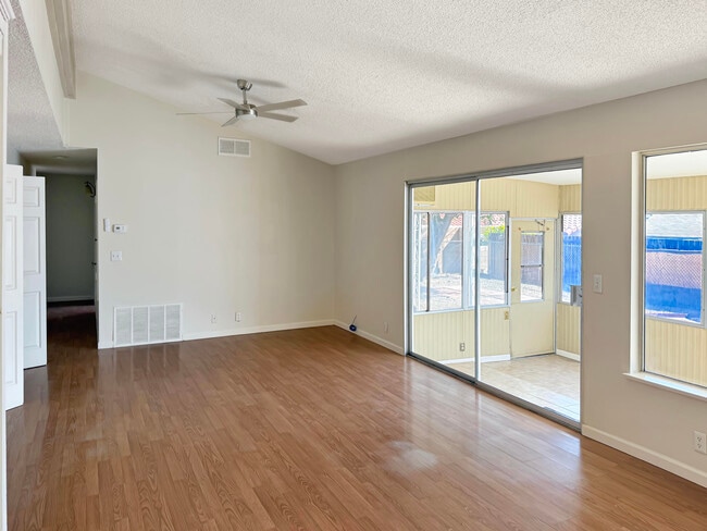 43320 Texas Ave in Palm Desert, CA - Building Photo - Building Photo