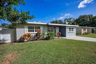2008 Lake Citrus Dr in Clearwater, FL - Building Photo - Building Photo