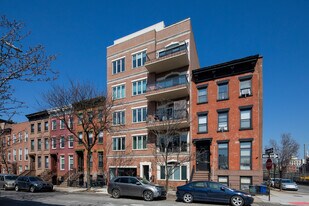 51 Woodhull St in Brooklyn, NY - Building Photo