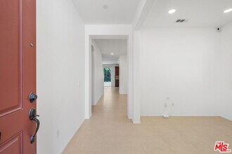 17053 Cantlay St in Los Angeles, CA - Building Photo - Building Photo