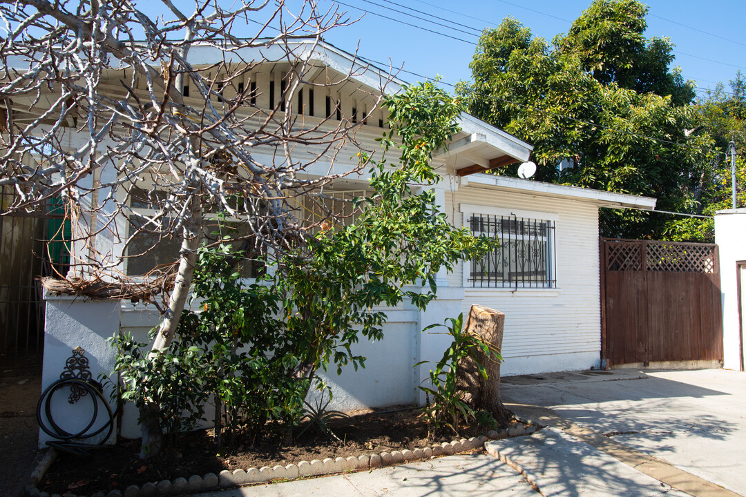 1721 Winona Blvd in Los Angeles, CA - Foto de edificio