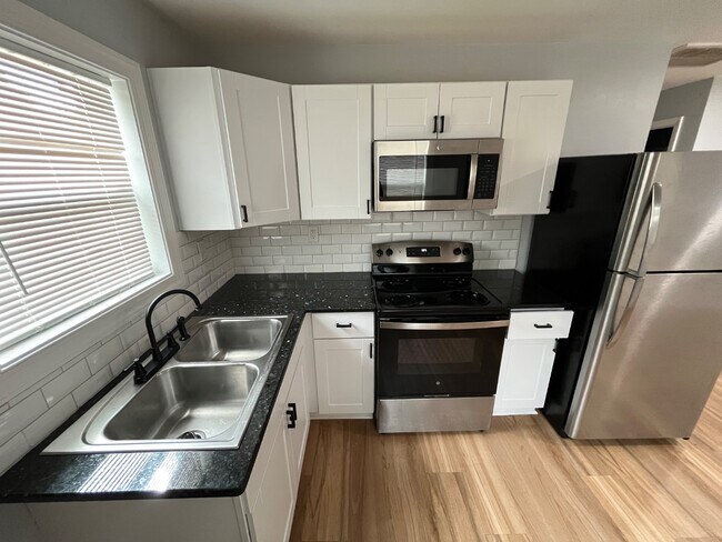 2617 Dundeen St in Charlotte, NC - Building Photo - Building Photo