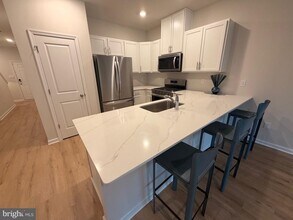 16 Whaler Dr in Runnemede, NJ - Building Photo - Building Photo