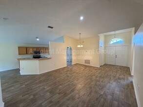 1964 Peridot Cir in Kissimmee, FL - Building Photo - Building Photo