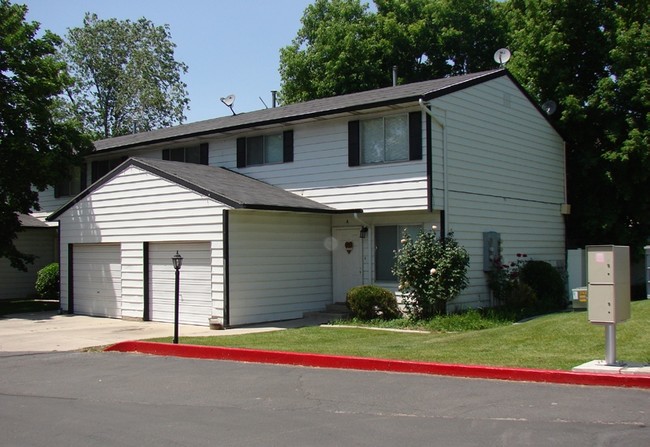 Hyde Park Apartments in Murray, UT - Building Photo - Building Photo