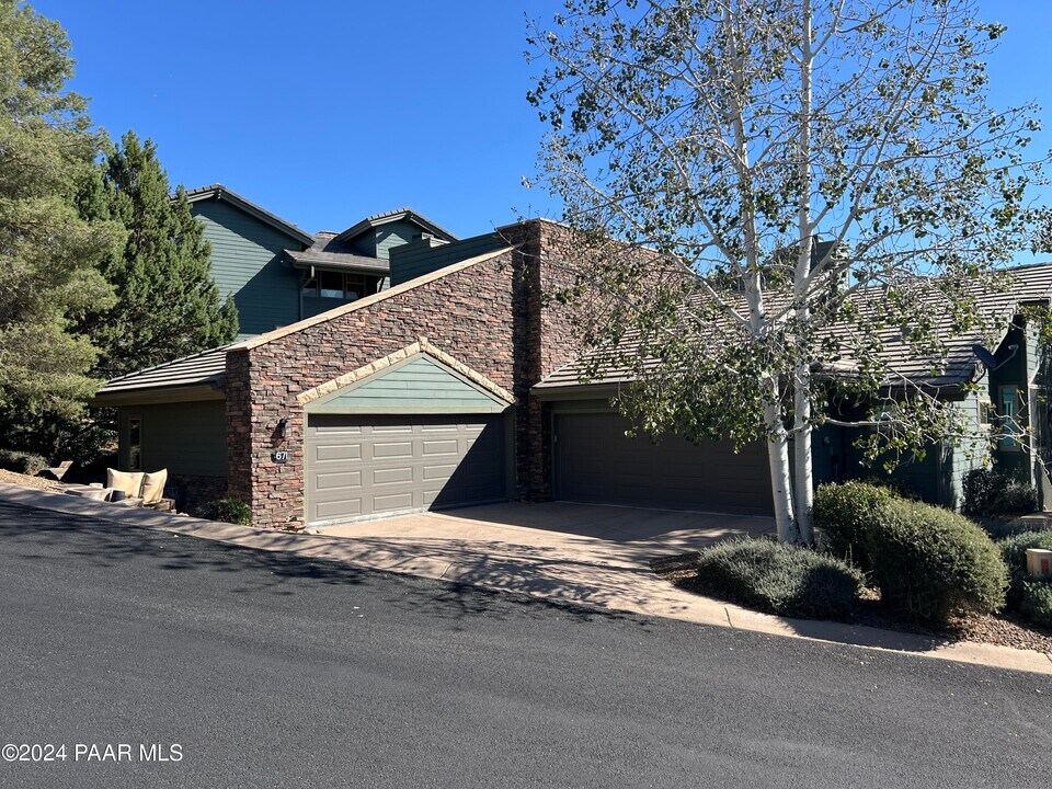 671 Crosscreek Dr in Prescott, AZ - Building Photo