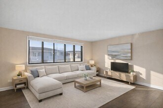 107 Tonset Ct in Schaumburg, IL - Building Photo - Building Photo