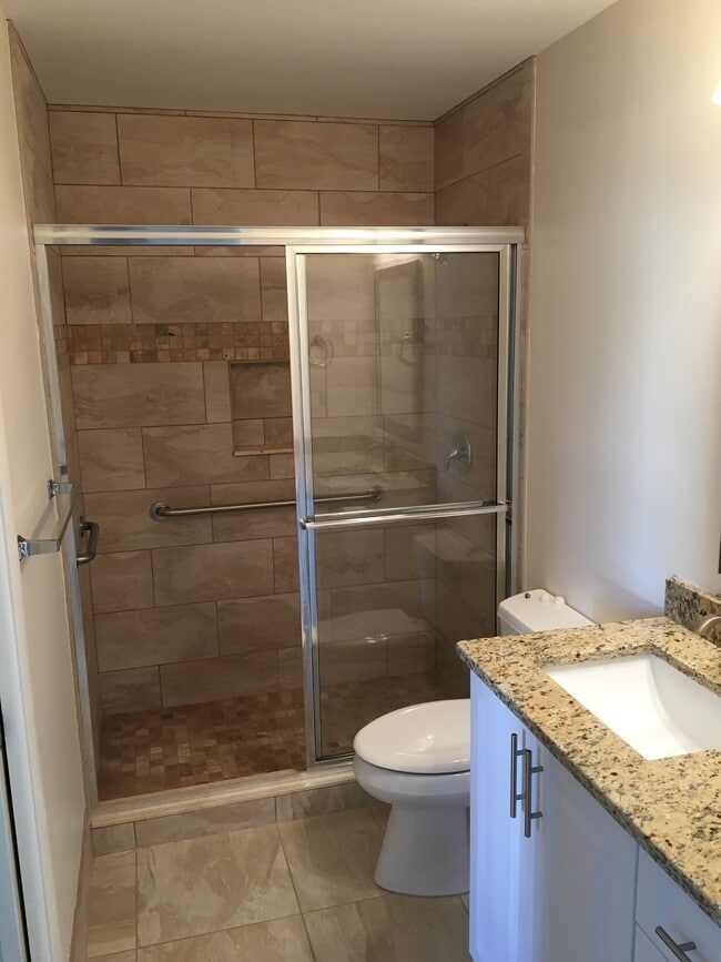 5780 Fernley Dr W in West Palm Beach, FL - Building Photo - Building Photo