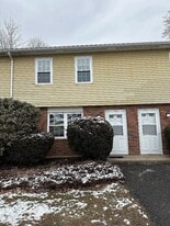 252 West St in Amherst, MA - Building Photo