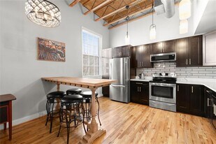 1756 Liberty Ln in Roswell, GA - Building Photo