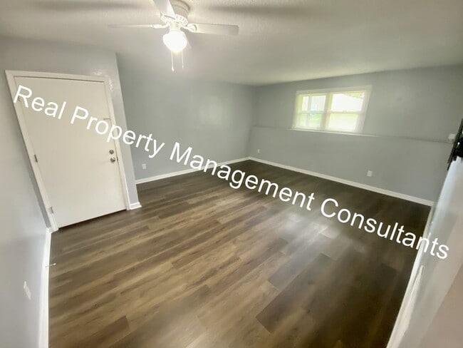 704 NE Ball Dr, Apt C in Lee's Summit, MO - Building Photo - Building Photo
