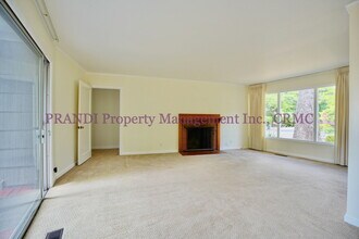 4 Holstein Rd in San Anselmo, CA - Building Photo - Building Photo
