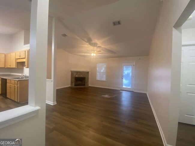 102 Lake Victoria Dr in Kingsland, GA - Building Photo - Building Photo