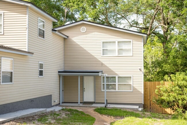 property at 3422 Orlando Dr