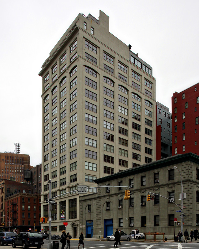 25 N Moore St in New York, NY - Foto de edificio - Building Photo