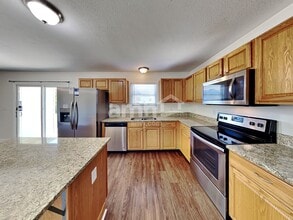 302 Triple Crown Way in Marysville, OH - Building Photo - Building Photo