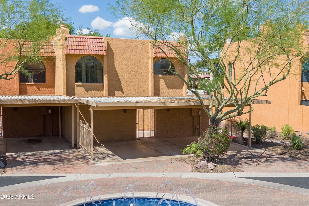 2500 Hayden Rd in Scottsdale, AZ - Building Photo