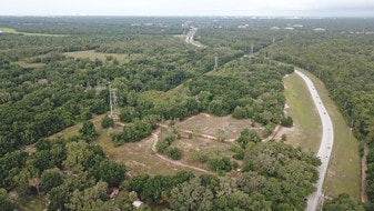 Morris Bridge Rd in Thonotosassa, FL - Building Photo