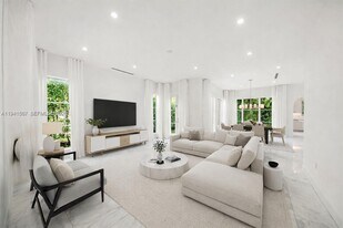 315 Santander Ave in Coral Gables, FL - Building Photo