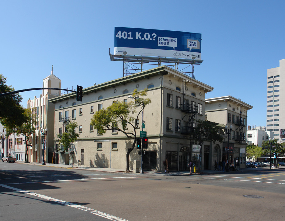 Frances Apartments in San Diego, CA - Building Photo