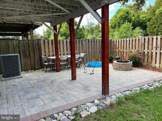 9257 Alvyn Lake Cir in Linton Hall, VA - Building Photo - Building Photo