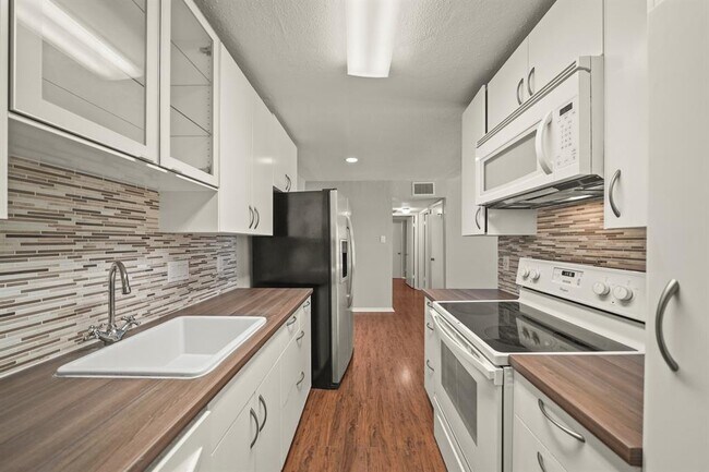 property at 2110 Wilcrest Dr