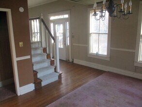 306 E Cypress St in Charleston, MO - Foto de edificio - Building Photo