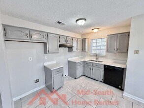 5827 Hickory Nutt Ln in Memphis, TN - Building Photo - Building Photo