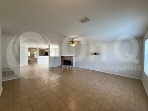 4240 Hunters Creek Dr in Fort Worth, TX - Building Photo - Building Photo