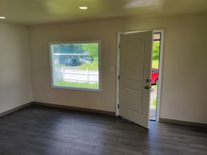 316 127th St S in Parkland, WA - Foto de edificio - Building Photo