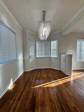 1418 S Genesee Ave in Los Angeles, CA - Foto de edificio - Interior Photo