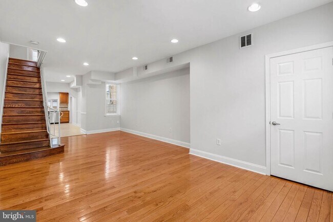 614 S LeCount St in Philadelphia, PA - Building Photo - Building Photo