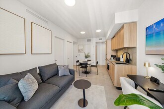 121 NE 5th St, Unit SI FL27-ID1505787P in Miami, FL - Foto de edificio - Building Photo