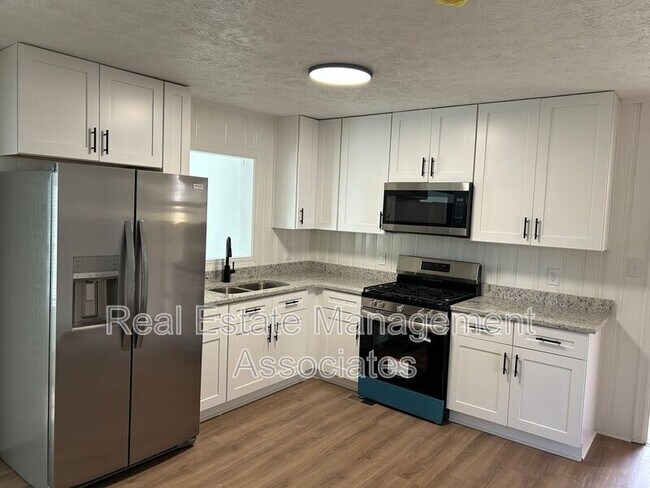 216 Hillandale Dr in Griffin, GA - Building Photo - Building Photo