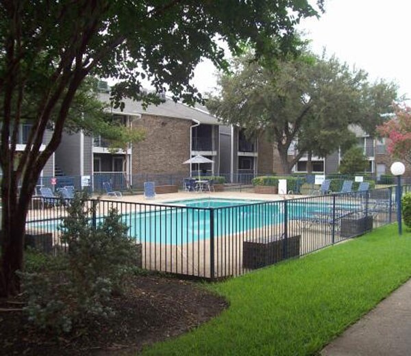 Waterford at Bellmar in Dallas, TX - Foto de edificio - Building Photo