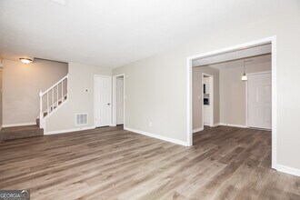 5454 Northcut Dr in Atlanta, GA - Building Photo - Building Photo