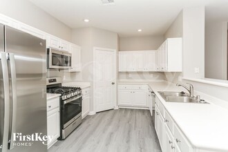 9008 Snowtrack Ave in Las Vegas, NV - Building Photo - Building Photo