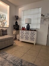 1100 NE 1st Ct in Hallandale Beach, FL - Building Photo - Building Photo