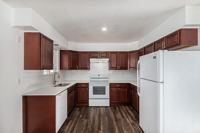 2060 W Iliff Ave in Englewood, CO - Building Photo - Building Photo